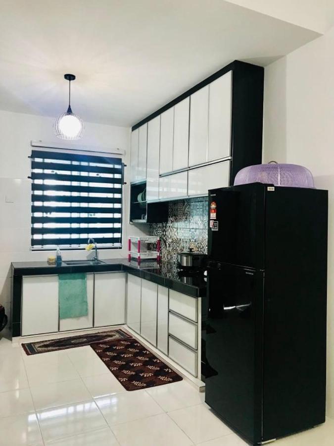 Chempaka Homestay Seri Iskandar Ngoại thất bức ảnh