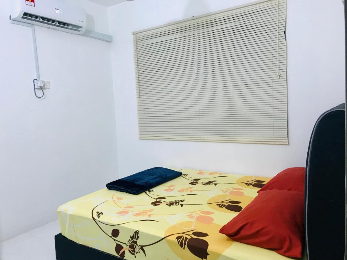 Chempaka Homestay Seri Iskandar Ngoại thất bức ảnh