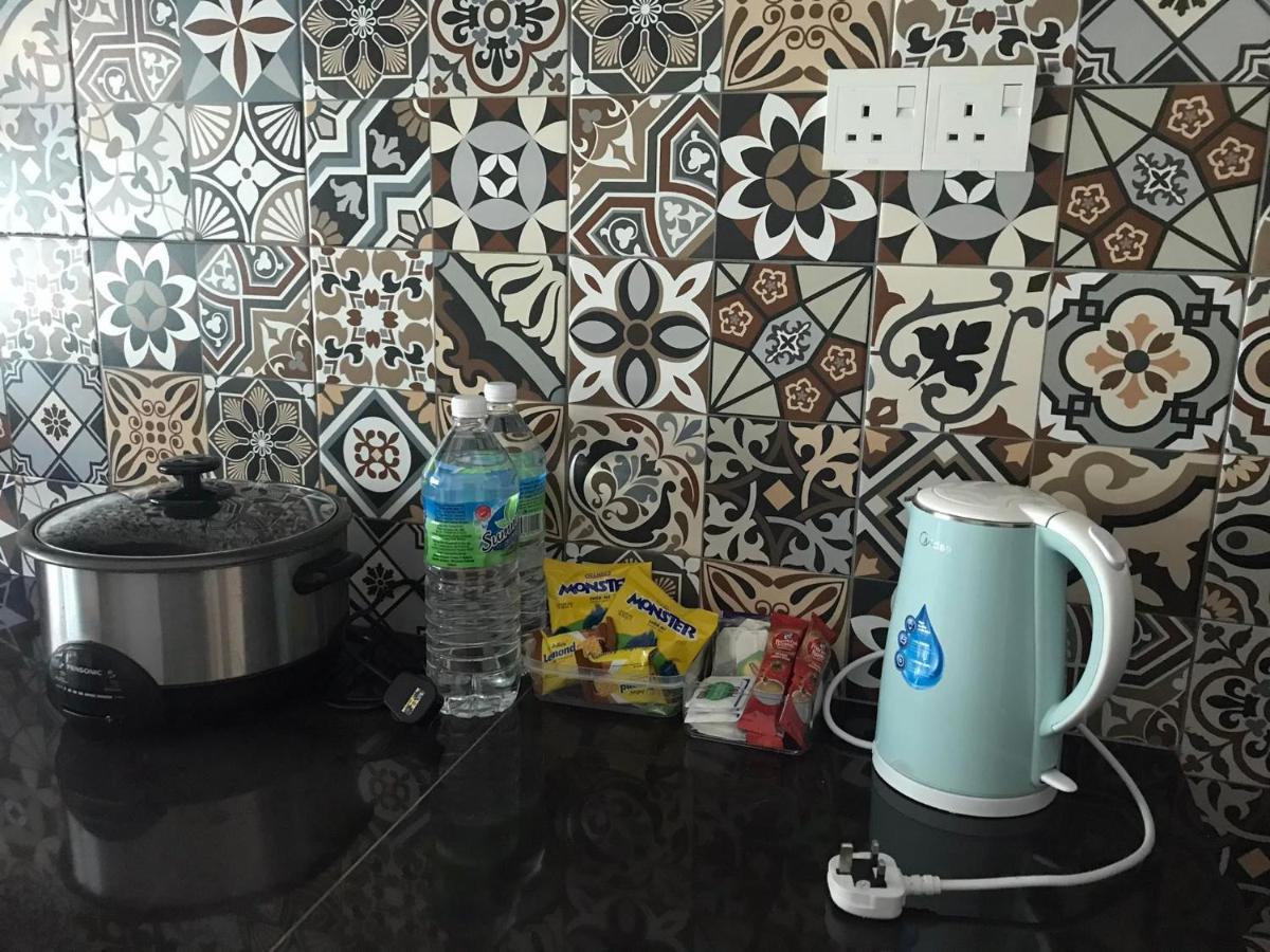 Chempaka Homestay Seri Iskandar Ngoại thất bức ảnh